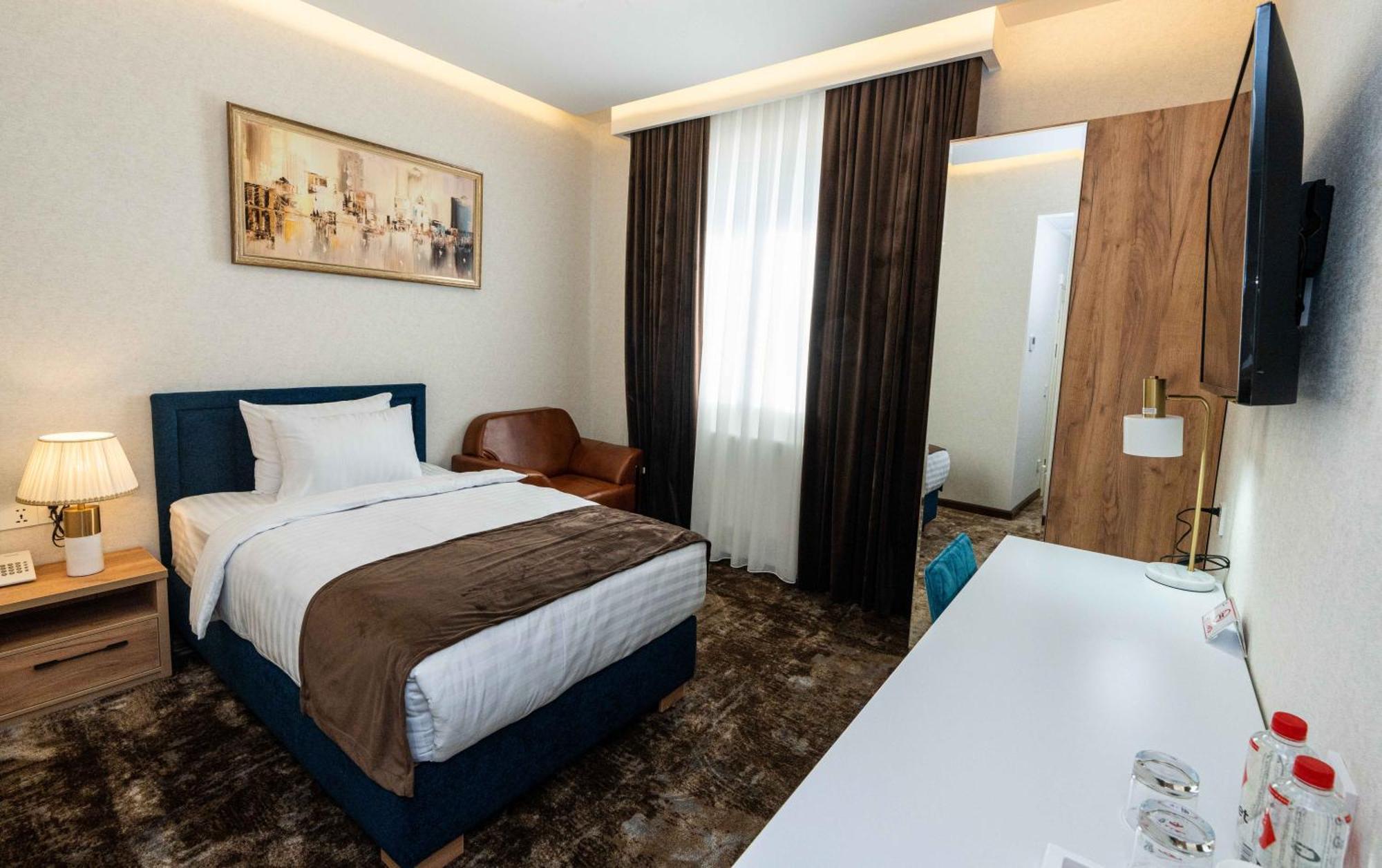 Garnet Mir Hotel Tashkent Exterior photo