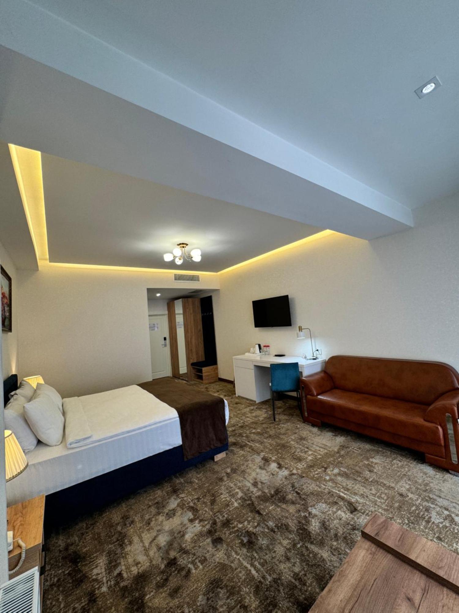 Garnet Mir Hotel Tashkent Exterior photo