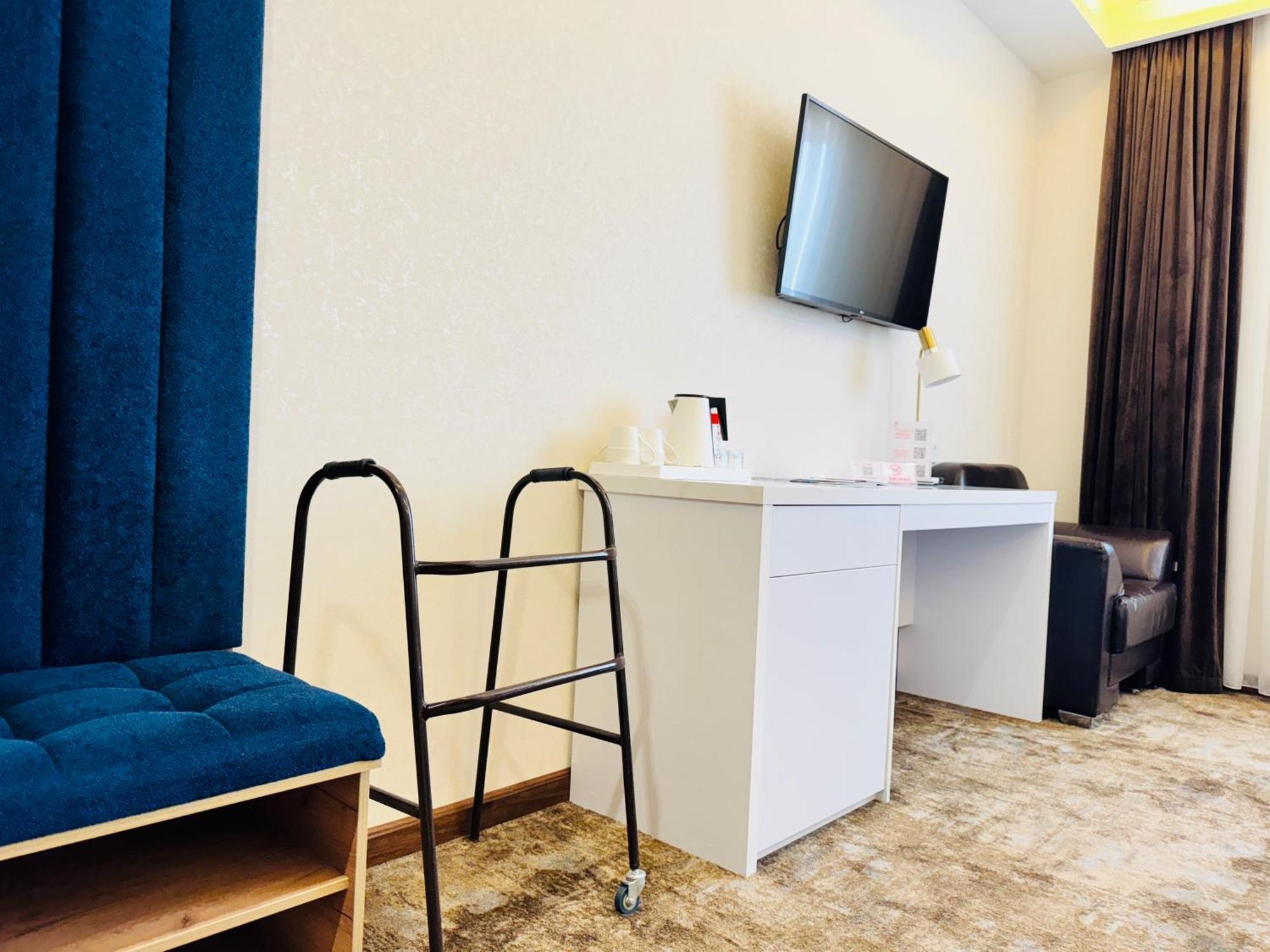 Garnet Mir Hotel Tashkent Room photo